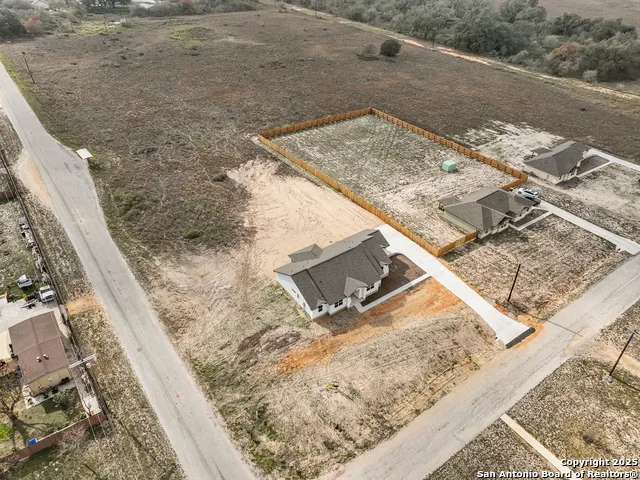 70 Log Cabin Way Poteet, TX 78065