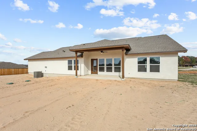 70 Log Cabin Way Poteet, TX 78065