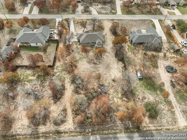 195 Log Cabin Poteet, TX 78065