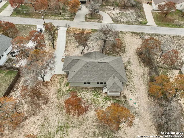195 Log Cabin Poteet, TX 78065