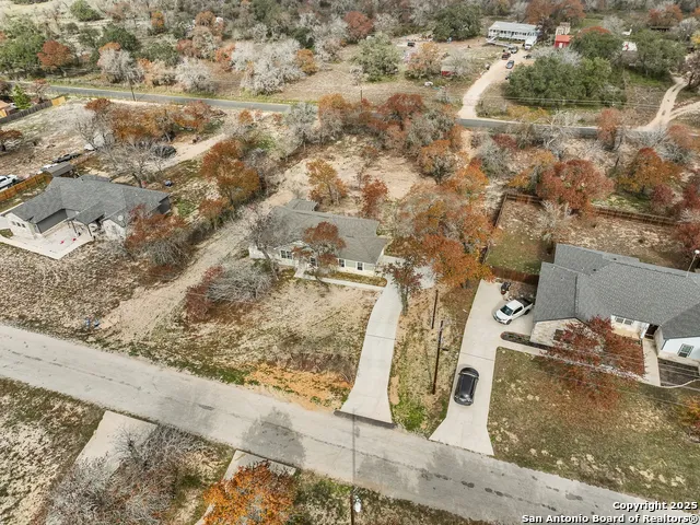 195 Log Cabin Poteet, TX 78065