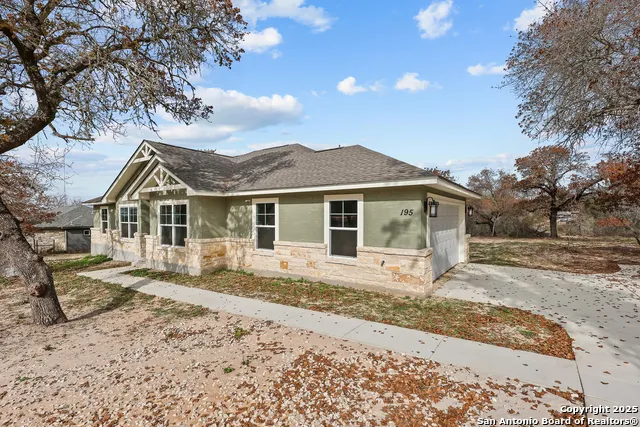 195 Log Cabin Poteet, TX 78065