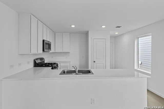 12907 Kathleen St St Hedwig, TX 78152