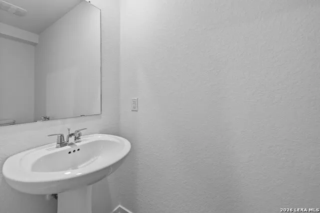 12907 Kathleen St St Hedwig, TX 78152