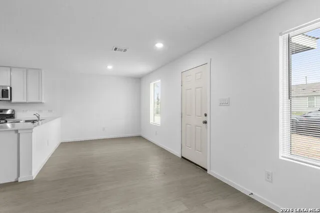 12903 Kathleen St St Hedwig, TX 78152