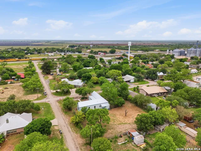 309 E Houston Street Knippa, TX 78870
