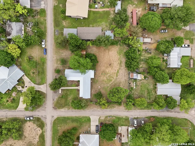 309 E Houston Street Knippa, TX 78870