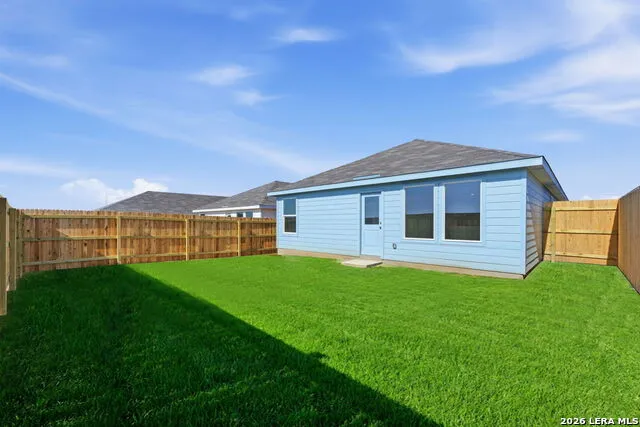 3837 Swift Fox Rd Marion, TX 78130
