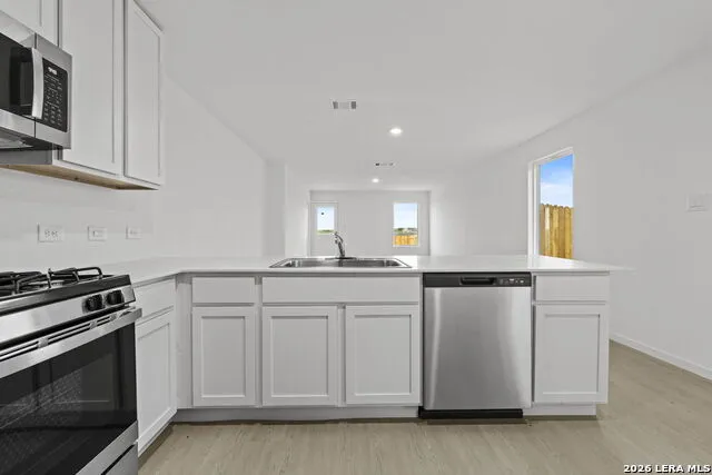 12619 Kathleen St St Hedwig, TX 78152