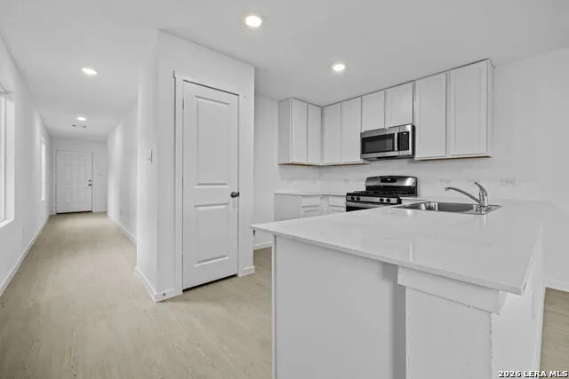 12619 Kathleen St St Hedwig, TX 78152