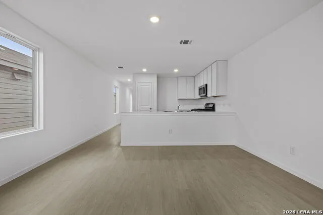 12619 Kathleen St St Hedwig, TX 78152