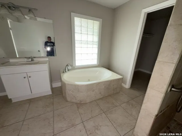202 SHALIMAR DR Castle Hills, TX 78213