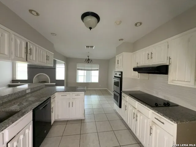 202 SHALIMAR DR Castle Hills, TX 78213