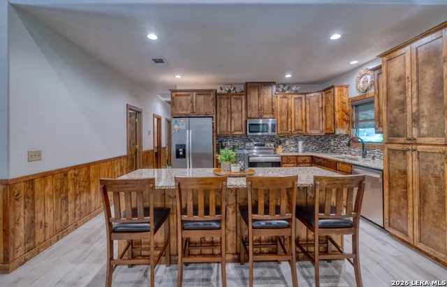 863 Flatrock Circle Leakey, TX 78873