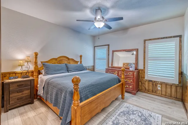 863 Flatrock Circle Leakey, TX 78873