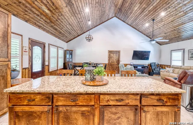 863 Flatrock Circle Leakey, TX 78873