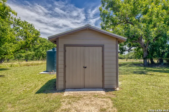 863 Flatrock Circle Leakey, TX 78873