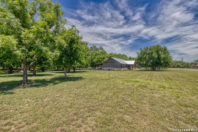 863 Flatrock Circle Leakey, TX 78873