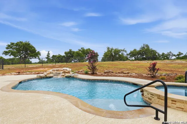 323 Curvatura New Braunfels, TX 78132