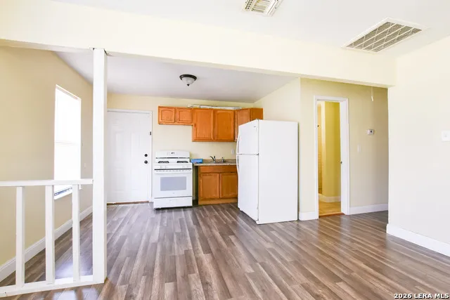 1263 Chalmers San Antonio, TX 78211