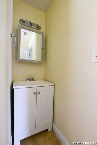 1263 Chalmers San Antonio, TX 78211