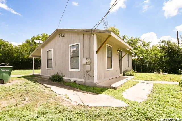 1263 Chalmers San Antonio, TX 78211
