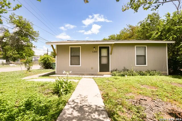 1263 Chalmers San Antonio, TX 78211