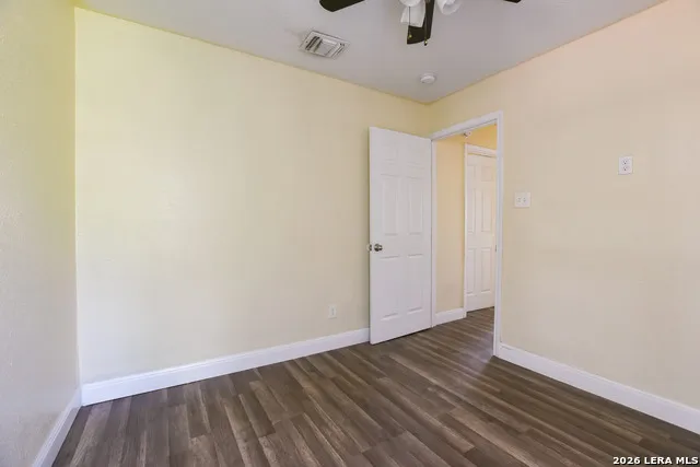 1263 Chalmers San Antonio, TX 78211