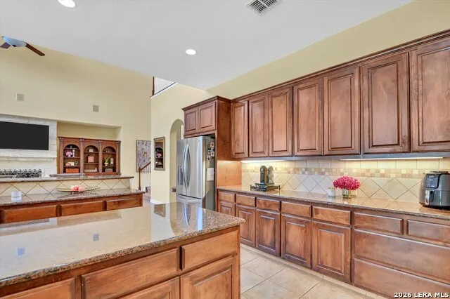2715 WINDING VW San Antonio, TX 78260