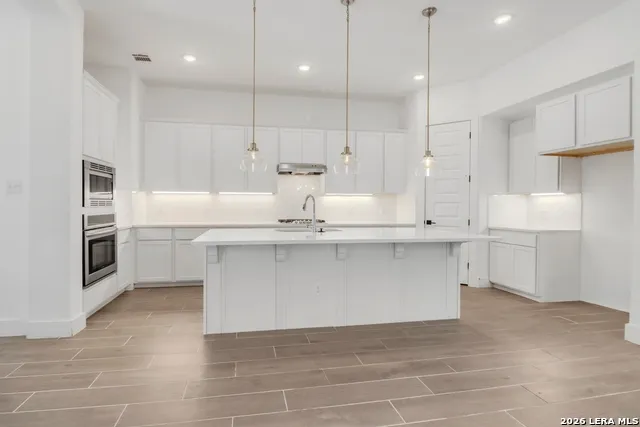 1421 Escarpment New Braunfels, TX 78132