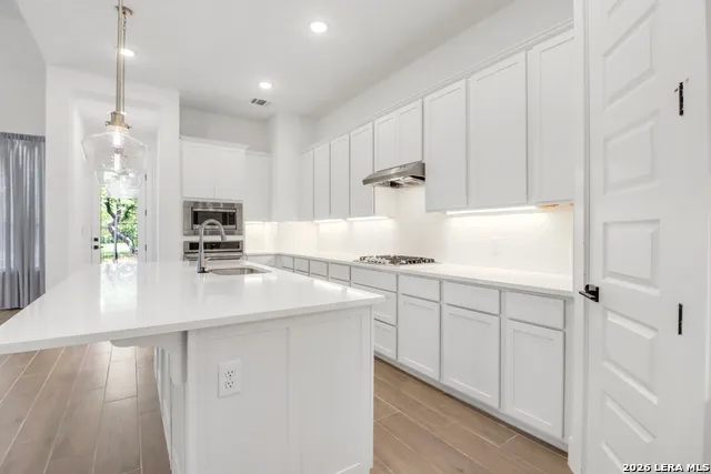 1421 Escarpment New Braunfels, TX 78132