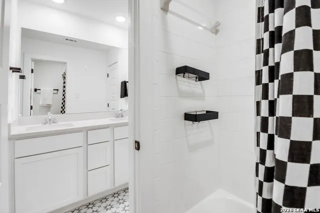 1421 Escarpment New Braunfels, TX 78132