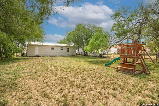332 S Chiltipin St Sinton, TX 78387
