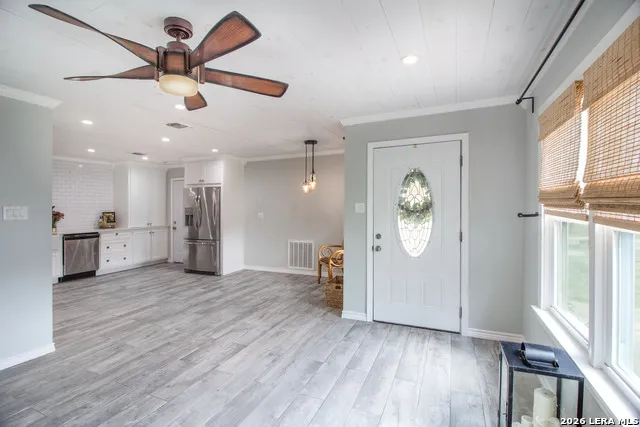 332 S Chiltipin St Sinton, TX 78387
