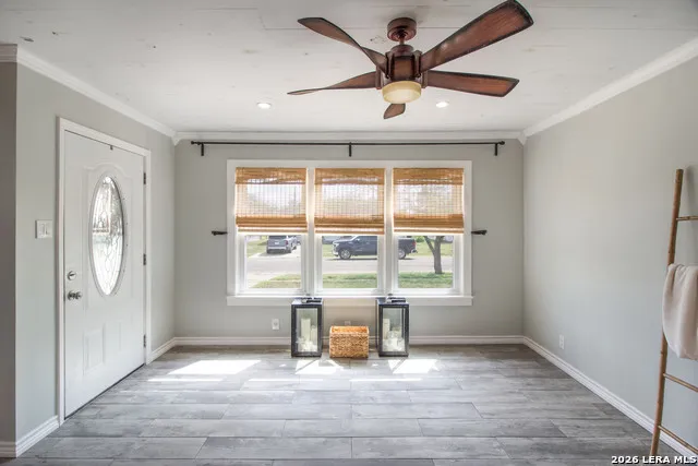 332 S Chiltipin St Sinton, TX 78387