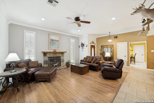 1717 EMBASSY RD Pleasanton, TX 78064