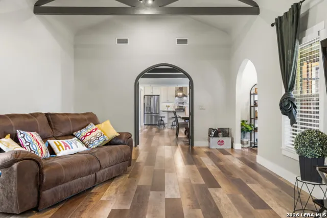 1009 W Main St Kerrville, TX 78028