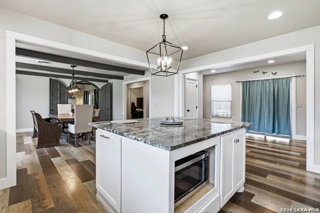1009 W Main St Kerrville, TX 78028