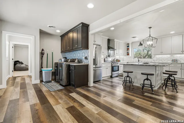 1009 W Main St Kerrville, TX 78028
