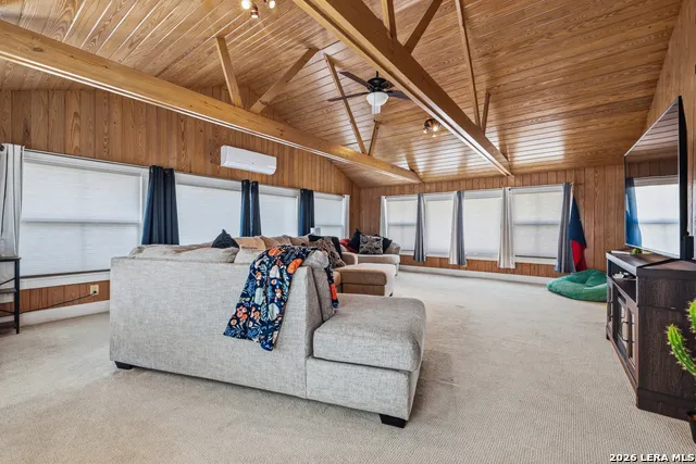 1009 W Main St Kerrville, TX 78028