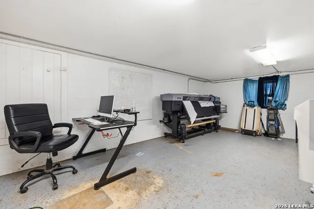 1009 W Main St Kerrville, TX 78028
