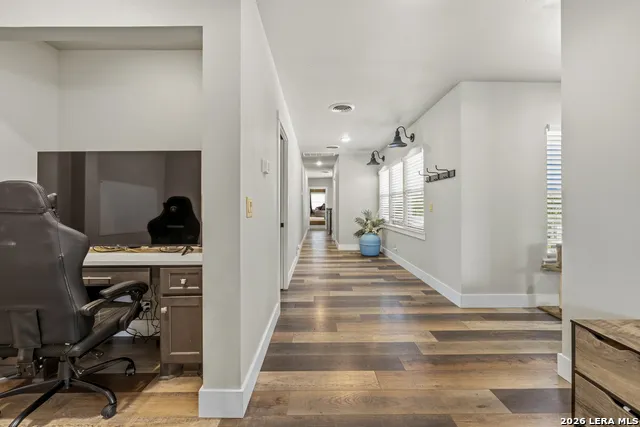 1009 W Main St Kerrville, TX 78028