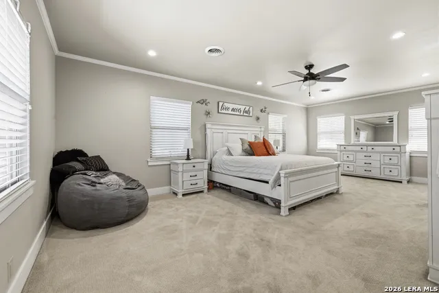 1009 W Main St Kerrville, TX 78028