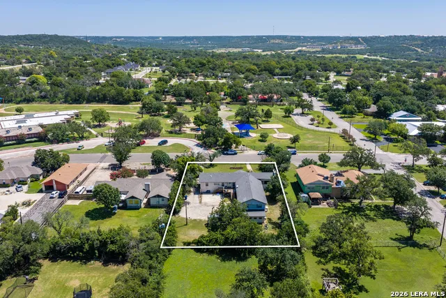 1009 W Main St Kerrville, TX 78028