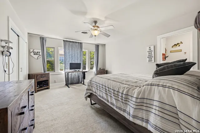 1009 W Main St Kerrville, TX 78028