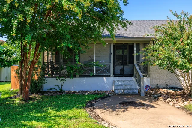 1009 W Main St Kerrville, TX 78028