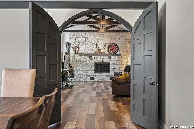 1009 W Main St Kerrville, TX 78028