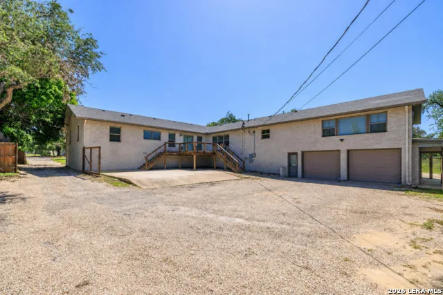 1009 W Main St Kerrville, TX 78028