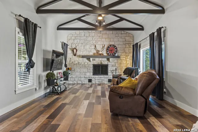 1009 W Main St Kerrville, TX 78028