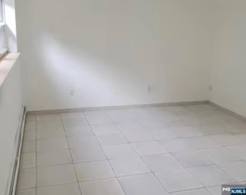 270 Moore Street BE Fort Lee, NJ 07024